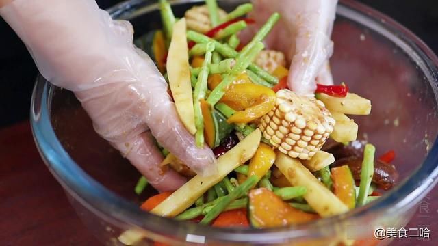 手机|天热这样吃蔬菜，不炒不煮，5分钟准备，玩手机时间解决全家午餐