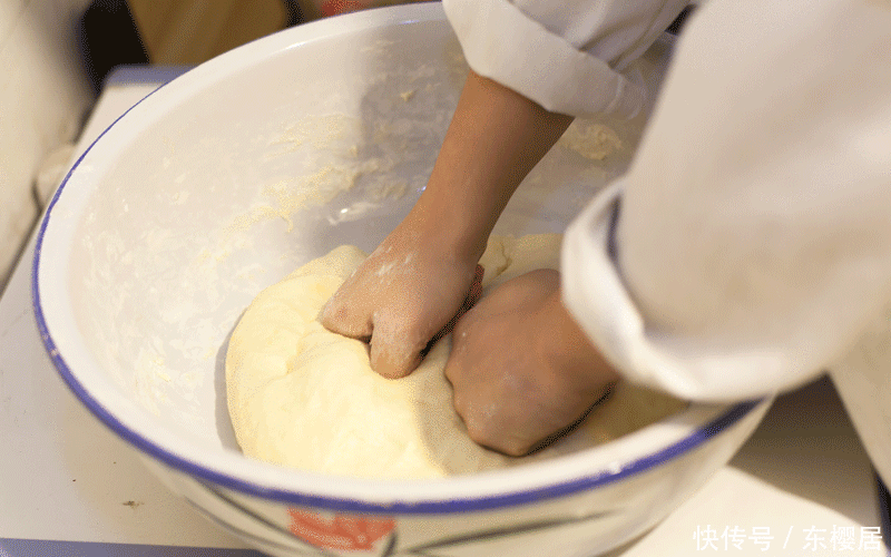筋道|馒头店的馒头又大又白,加了啥东西?做好4点,暄软筋道,你也行
