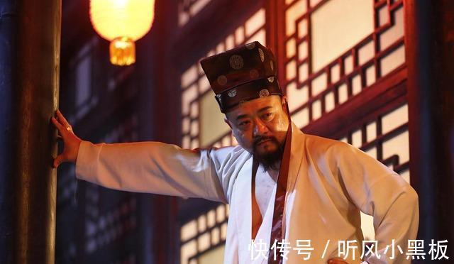 鬼怪@《聊斋志异》:大胆秀才独宿空宅,“藏”了一个金杯,后来如何?