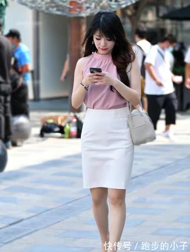 减龄 这样搭配青春靓丽,清新自然又减龄,展现一种少女气质!