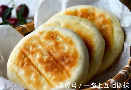 松软|烙馅饼和面时，用上1招窍门，烙出的饼酥脆松软，放凉也不发硬