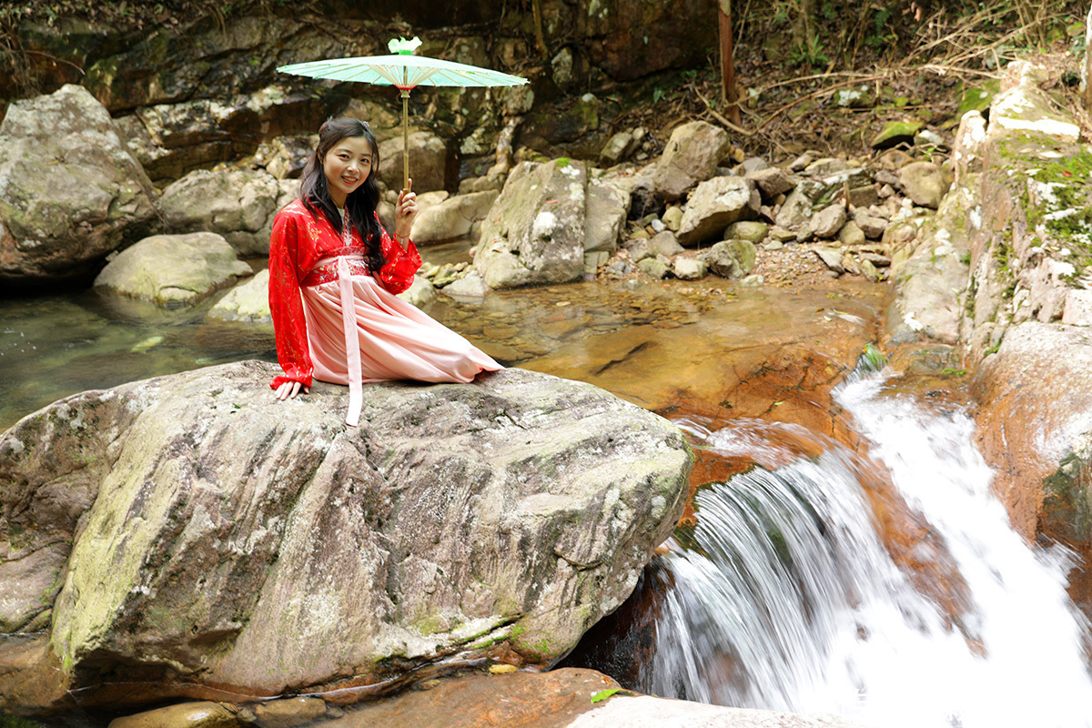 杭州 丽水千佛山,杭州大慈岩,佛是一座山,山是一尊佛