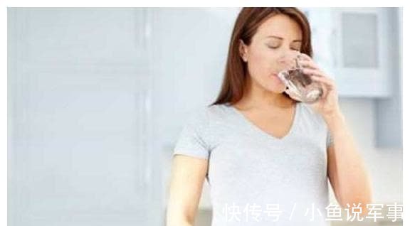 宝妈|胎儿渴了不会说话!孕妈身体会发生这3个变化,中一个就得多喝水