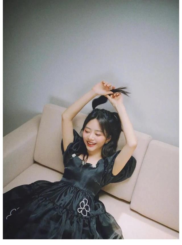 杨紫|杨紫处境很尴尬？肖战京东鹅厂深度合作？黄明昊综艺报价八位数？