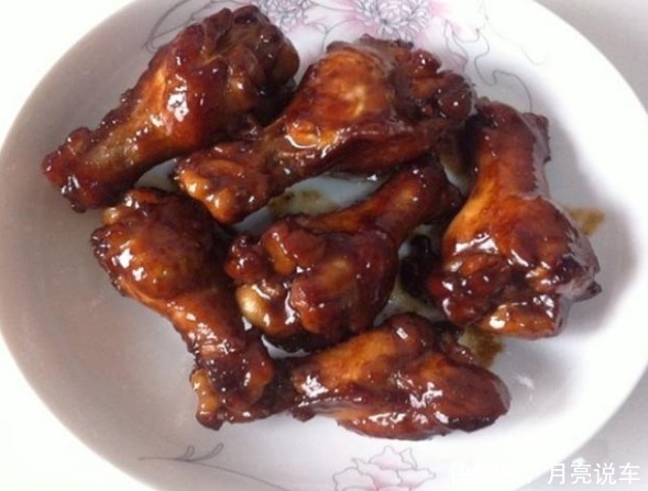 多喝|牢记:便秘的女性,少碰“2肉”,多喝“2汤”,促排毒,防衰老