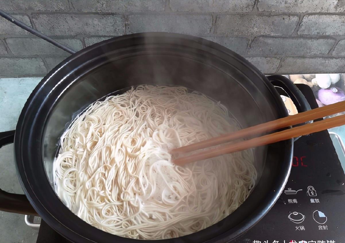 酸甜|三伏天最爱的东北冷面,简单3步,一次成功,冰爽酸甜又开胃