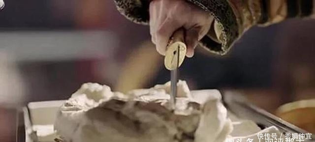 大臣|乾隆皇帝有时会赏赐大臣每人一个猪肘子,为啥他们出宫门后就扔?