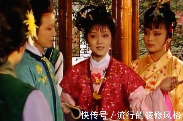 林黛玉@红楼梦:曹雪芹对薛宝钗有多狠?所有的正面夸赞,都跟着否定打脸