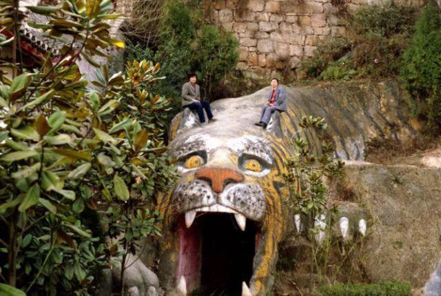 回忆杀&法国艺术家花7年,拯救85万张中国老照片,每张都是回忆杀