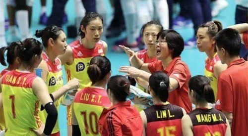 王怡|中国女排叛徒,赛前偷跑去美国被国家队开除,如今下场大快人心!