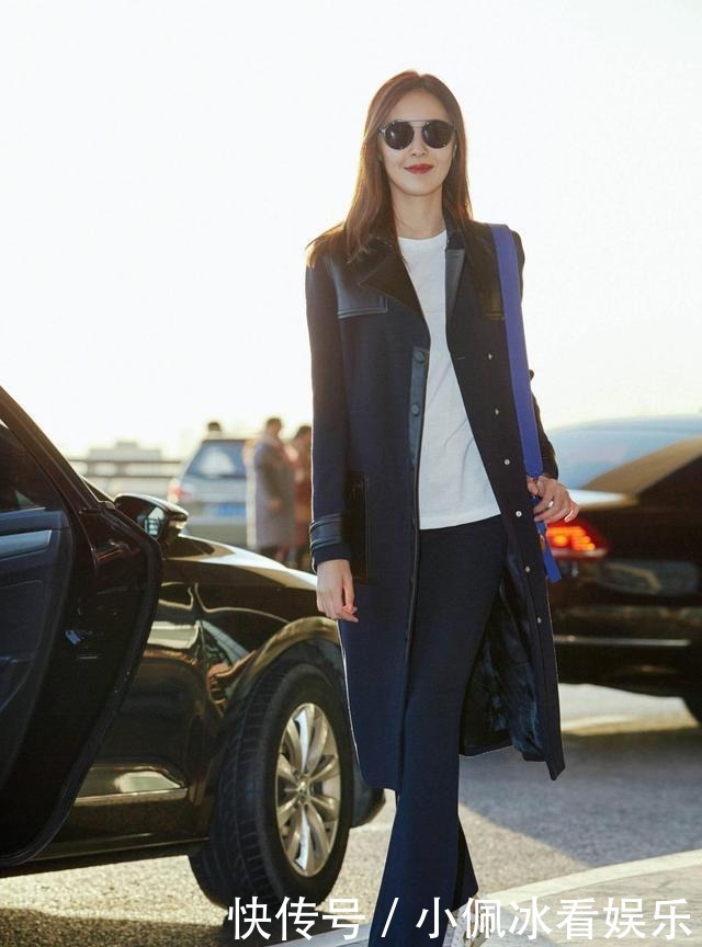 穿搭|今冬火了一种穿法,叫“厚外套+喇叭裤”,精致优雅又保暖,爱了