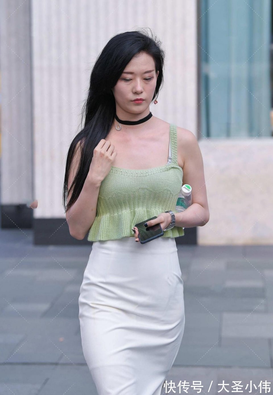 美女|美女街拍:这样的美女结婚后应该留在家里,不做任何工作,不经受一点挫折