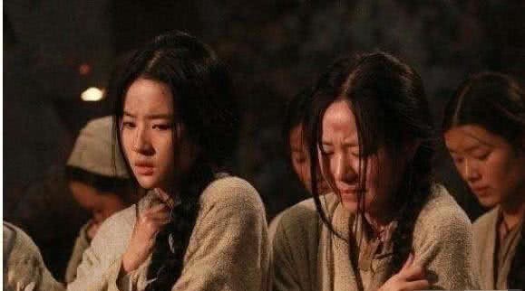 株连九族|古代株连九族时,为何族人都默默等死而不逃跑?逃跑才叫傻!