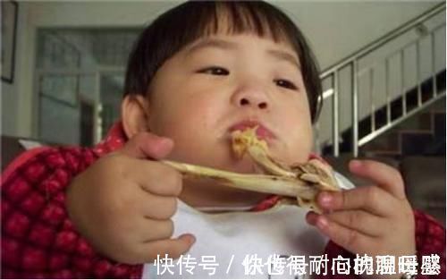 鸡内金|孩子积食都是惯出来的,这三件事是积食“加速器”,劝告父母少做