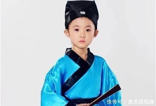 经典|师兄一上联“白蛇过江，头顶一轮红日”，下联经典极了