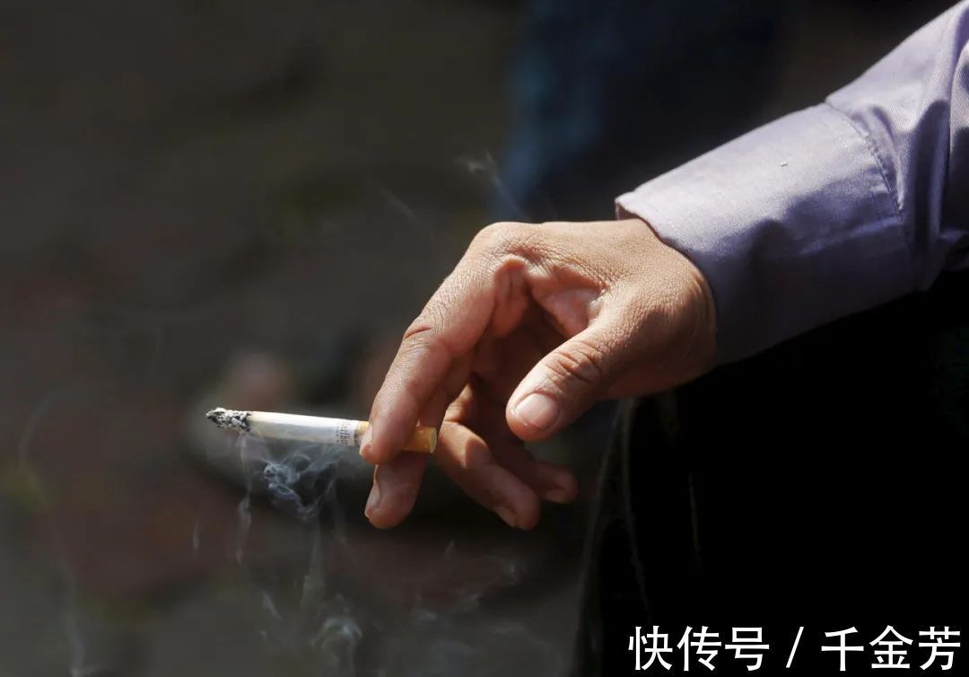 患癌|晚上的这4个坏习惯,容易增加癌症和猝死几率,快看看你有没有?