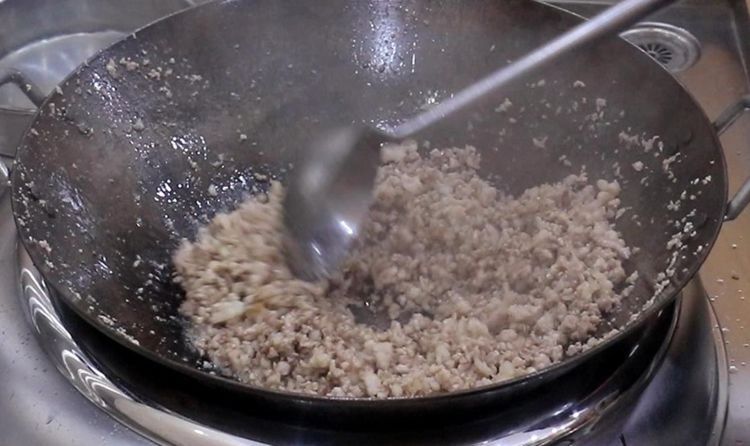 想吃杂酱面不用下馆子了，厨师长教你在家做烧杂酱，方法简单易学