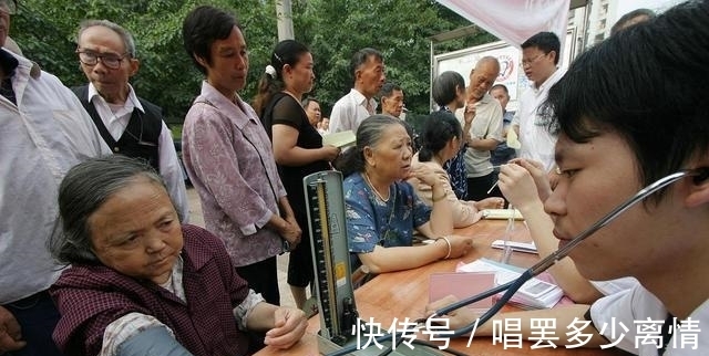 戒酒|戒酒对高血压有没有好处呢?医生说出实情,看完涨知识了