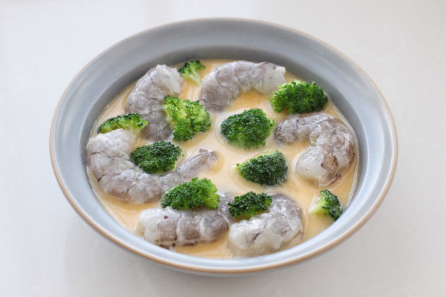 蒸蛋羹时加入这两种食材，营养丰富又提鲜，孩子吃光一碗说还要！