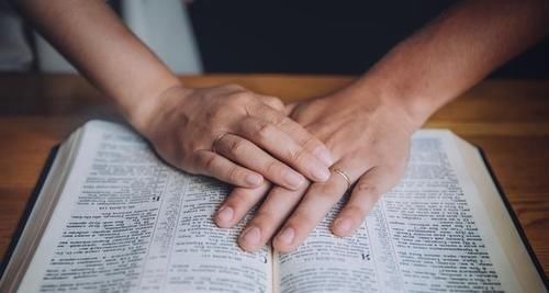 孩子|孩子姓“戴”,老师上课很少点他名字,妈妈我平时也只敢叫小名