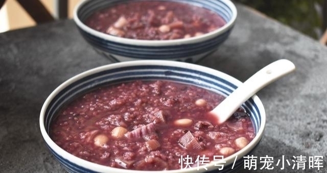 立秋后,多吃这碱性食物,搭配四种食材煮粥,香滑浓稠滋润去秋燥