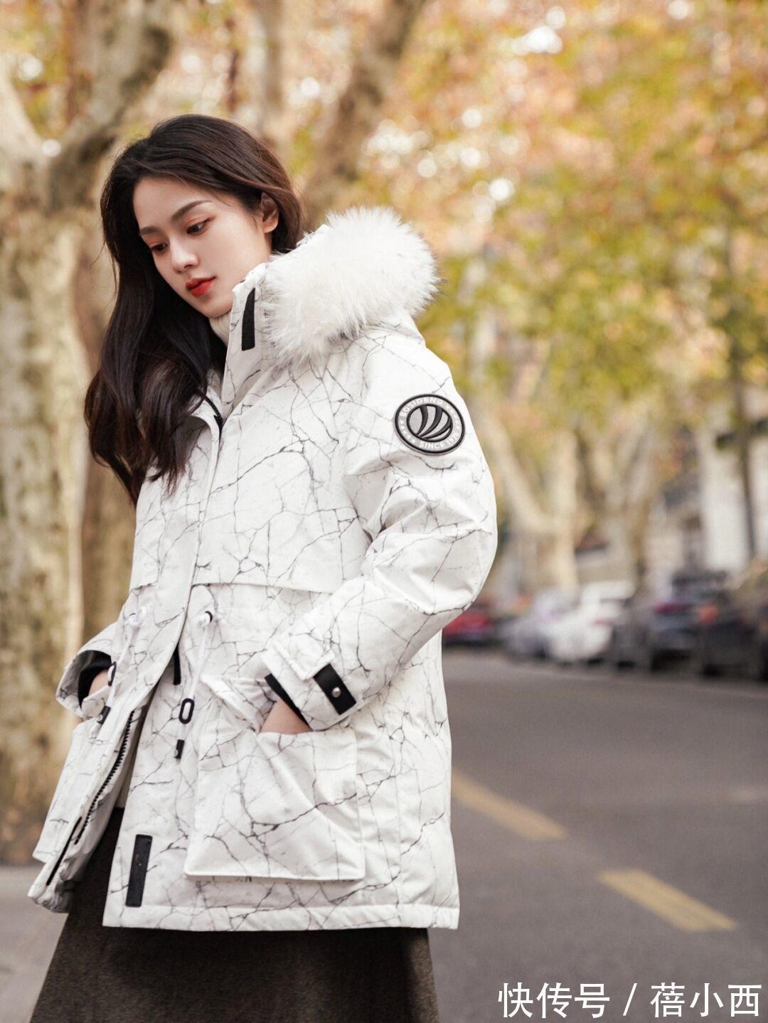 穿搭|时髦的女人,一定要有一件适合自己的“羽绒服”,已帮你选好款式