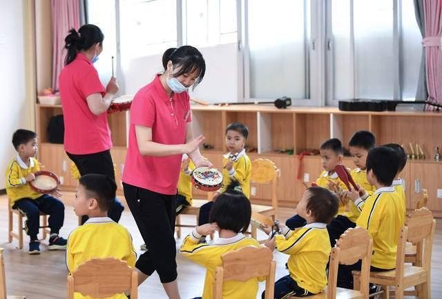 子女|是花几十万做试管婴儿?还是领养孩子?大部分人的选择很现实