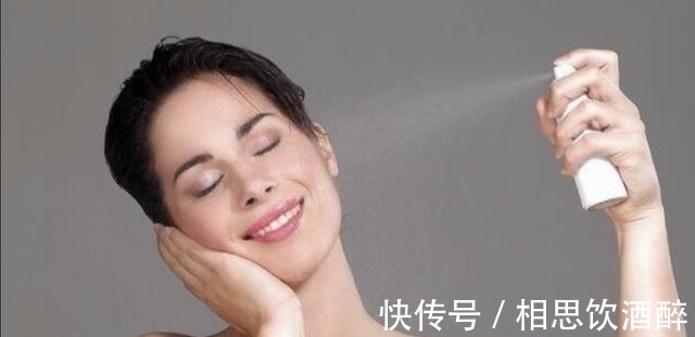 洗脸|洗脸后,直接用手拍打爽肤水?怪不得皮肤差!这样做才是正确的