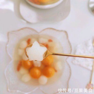 金桔雪梨汤，清肺润肺又解腻