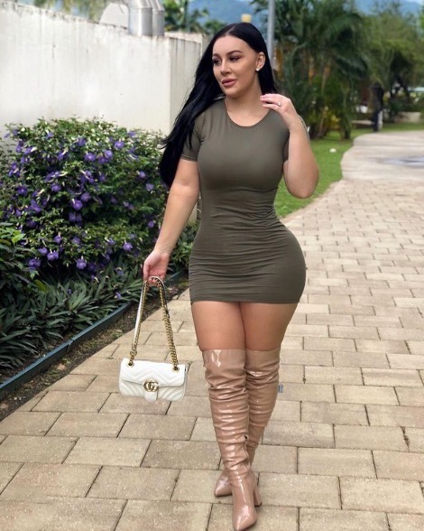 模特|她是132斤的大码模特，妖艳身材，让无数男人拜倒在她的包臀裙下