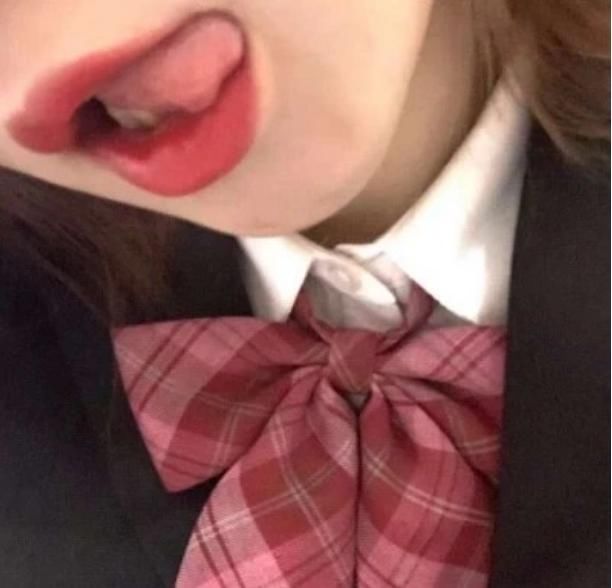 脸上这“3地方”凸起的女生,是标准的“樱花脸”,全中铁定被暗恋