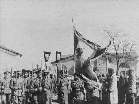 狠狠|让战斗民族损失15万大军，这场战争让苏联人狠狠记住了波兰