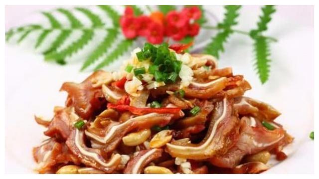 让家人多吃两碗米饭的家常菜，荤素搭配，色香味俱全，味道不错