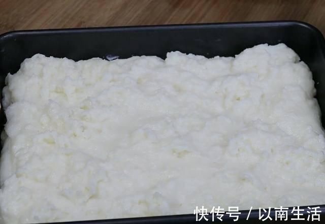 2个鸡蛋,4袋牛奶,教你一个想不到的做法,连吃10天都不腻