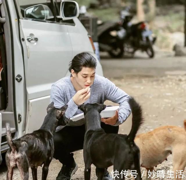 妹子|“帅和尚”露大肌肉迷倒无数妹子,网友:和尚界的王力宏