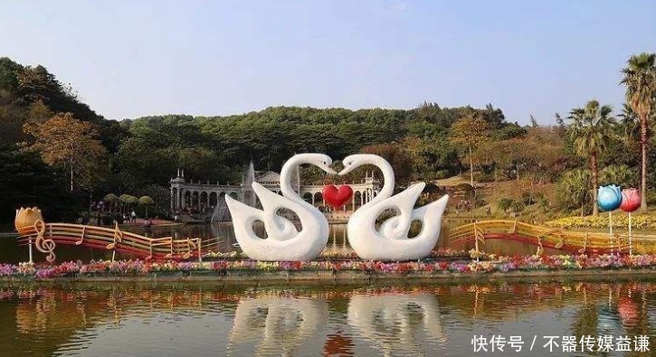 灯光|难怪有钱人退休,都喜欢回乡下住!瞧瞧老领导人家这庭院,真气派