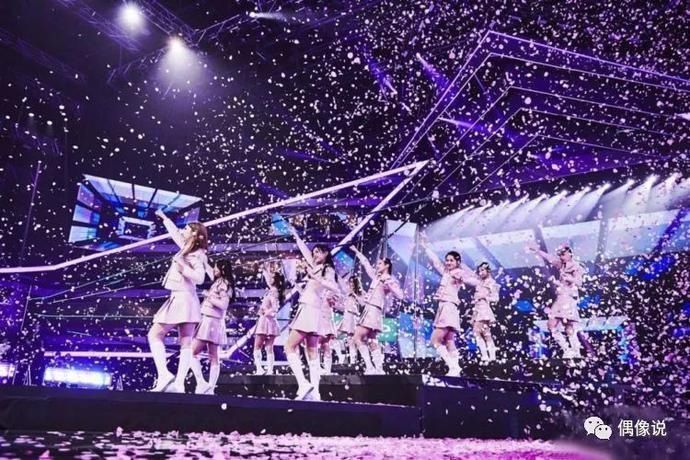 晋级却不开心孟美岐愣住,杨超越被迫鞠躬,《炙热》有剧本实锤