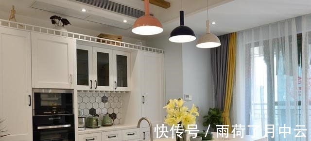 衣帽间|180㎡大平层装成北欧风,不光过道打了整体柜子,独立水吧给力