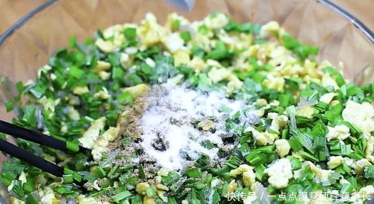 立春后,我常给家人做这道面食,简单一做,薄皮大馅,真香