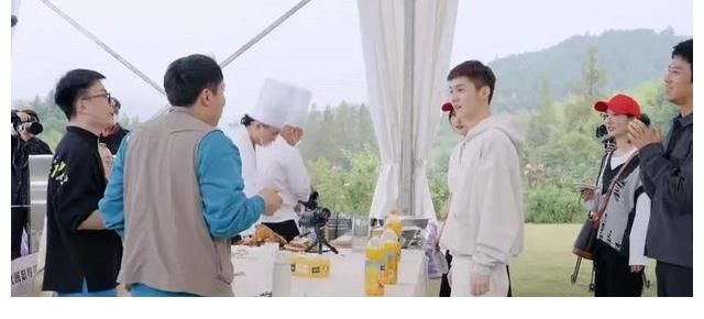 五哈，向前一步是黄昏的境遇，是否需要适时转弯了？