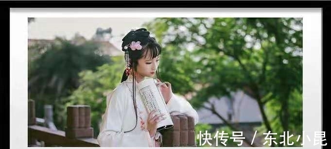 贾府！林黛玉来贾府，王熙凤说衣服都备下了，为何王夫人笑着点头不语？