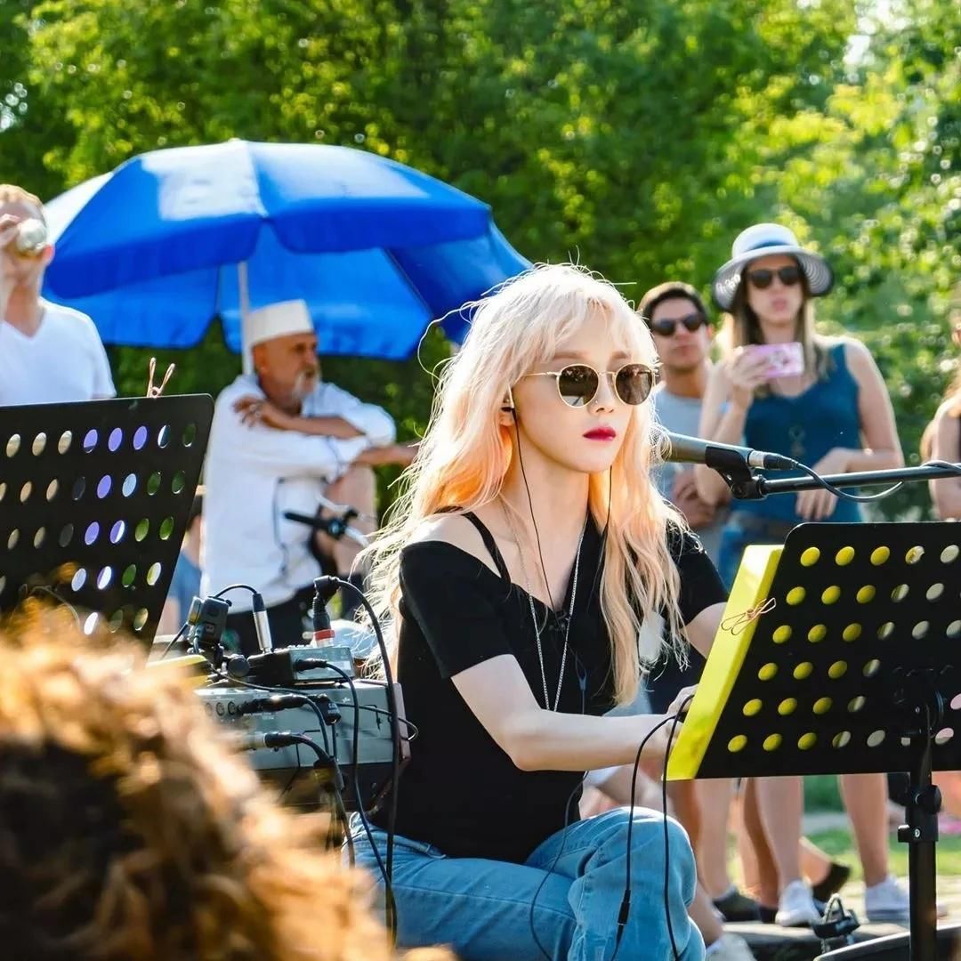 看倦了黑发色怎么办？不如试试这四款万能发色，显白还不挑人