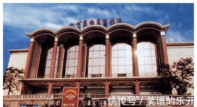 商圈|两路口的“重庆中心”何时竣工?能否成为重庆真正的中心?