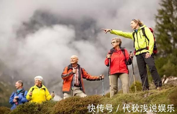 压缩|建议中老年人：不管到哪旅游，尽量带上这4样东西，旅途轻松舒适