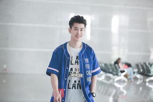 uniq|从UNIQ队长到《追逐梦想》,周艺轩如何慢慢活在王一博光芒之下