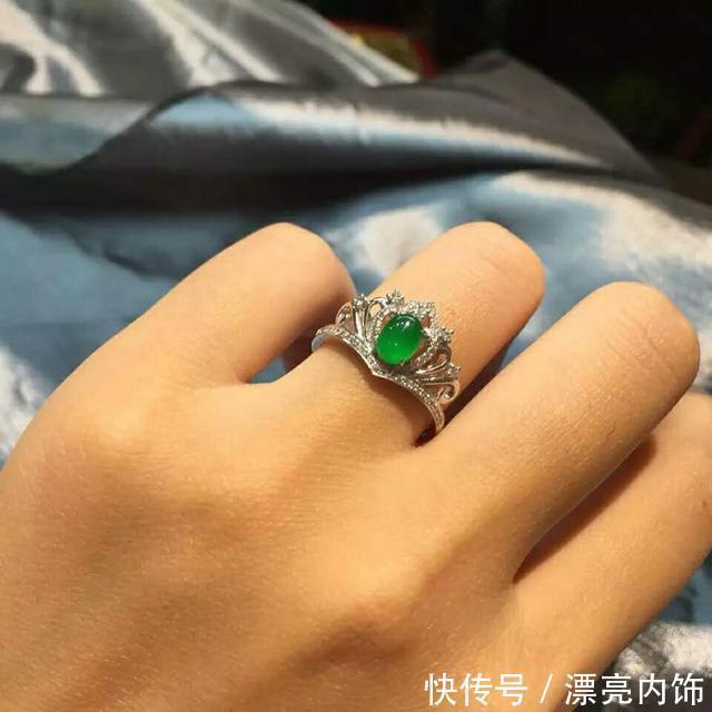 翡翠|翡翠戒面不知如何挑选看完这些你就知道了!