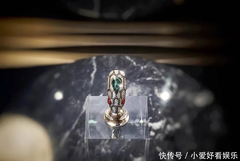 上海宝格丽酒店美甲，明星名媛将珠宝嵌在指尖