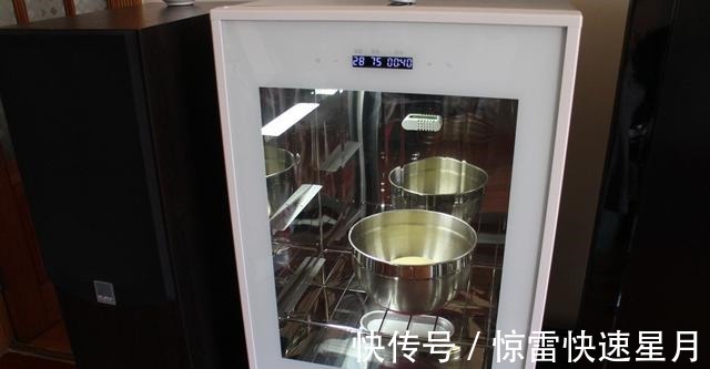 咸蛋黄|一口爱上，给你活力满满的早餐咸蛋黄肉松吐司！