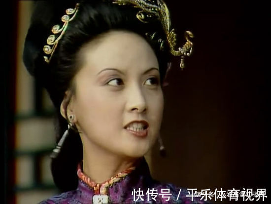 茶叶!薛宝钗说了一句什么话,让王熙凤心里不爽,竟当众给林黛玉做媒