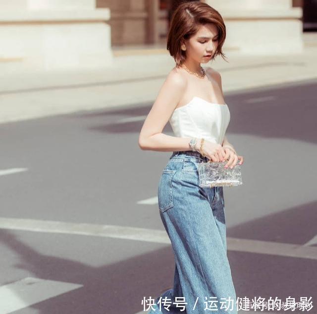 搭配|简洁的搭配,却穿出时尚达人的风采,丝毫不逊色专业模特